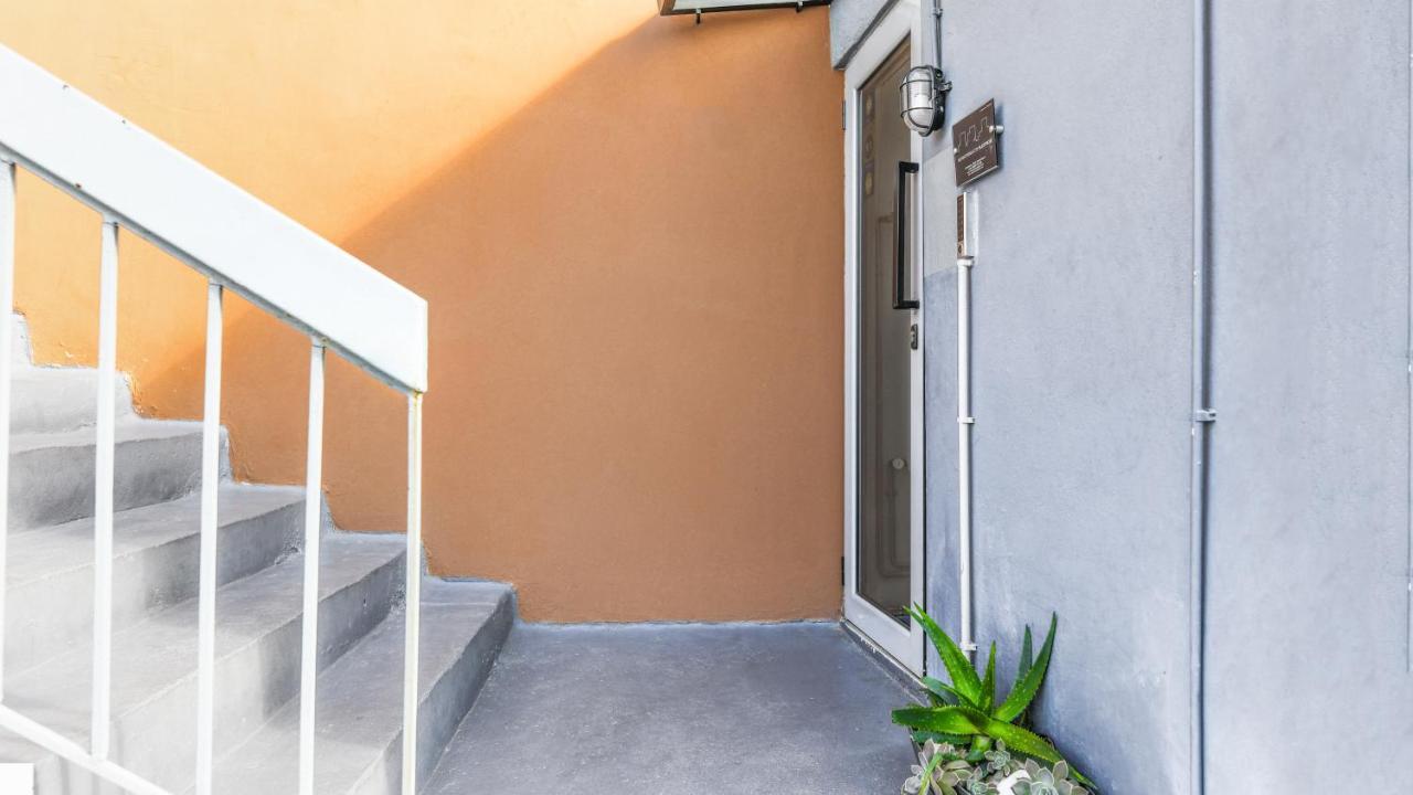 Monastiraki Citycenter Sleepbox- Unspoiled Athens Apartments Esterno foto